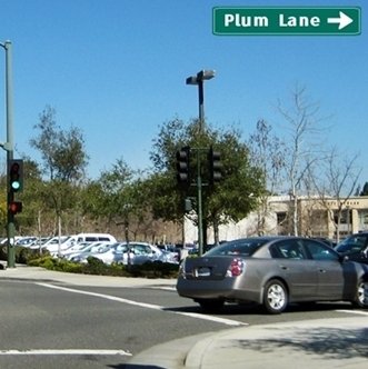 CLICK to go RIGHT in to Stanford Shopping Center from Sand Hill Road